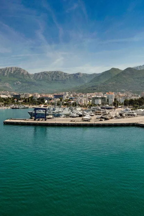 Sindikati kompanije "Luka Bar": Država da ispuni obećanje i pruži pomoć