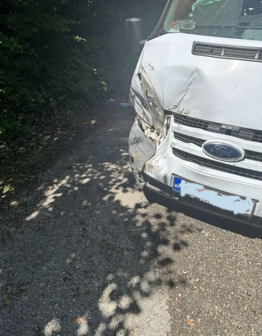 Vozač preminuo za volanom, medicinska sestra spriječila tragediju