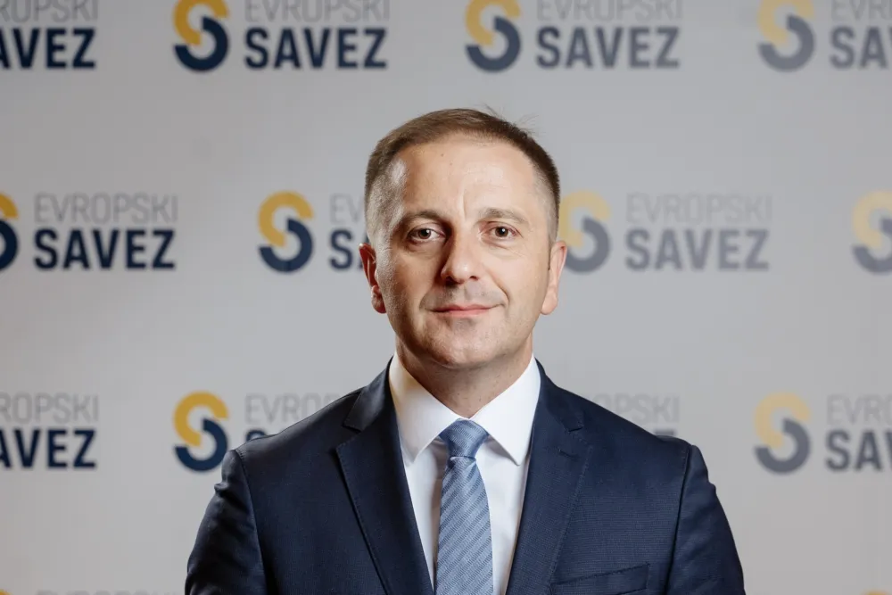 &Scaron;ehović: Ne može se stajati uz partizanski spomenik, a biti u vlasti s onima koji slave ili ćute na slavljenje četni&scaron;tva