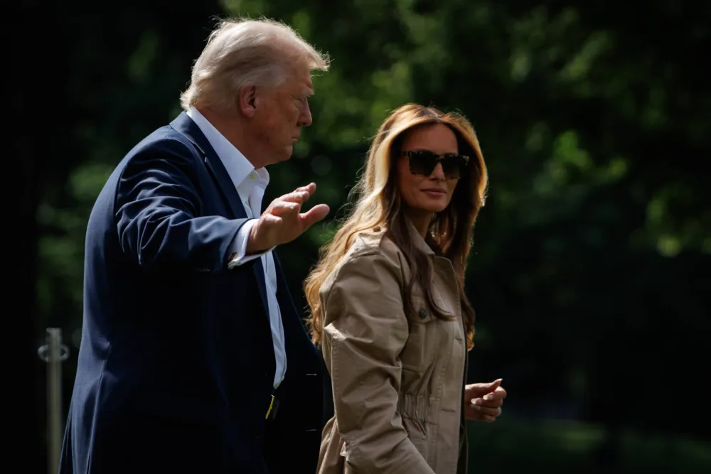 (FOTO) Prva dama Amerike &scaron;tikle zamijenila patikama