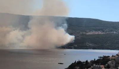Požar na Njivicama lokalizovan, vatrogasci dežuraju na opožarenom području