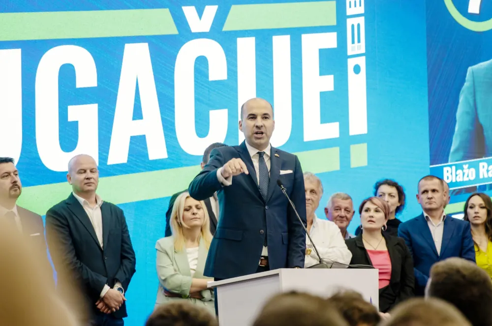 Rađenović: Bezbjednosni sektor bačen na koljena - Bečić, &Scaron;aranović i &Scaron;ćepanović da podnosu ostavke