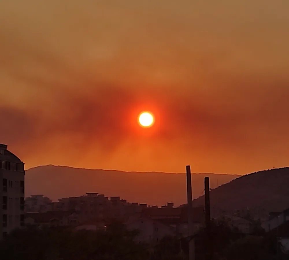 MUP: U petak i subotu rekordno visoke temperature, preko 40 stepeni,&nbsp;građani da svoje aktivnosti prilagode meteorolo&scaron;koj situaciji