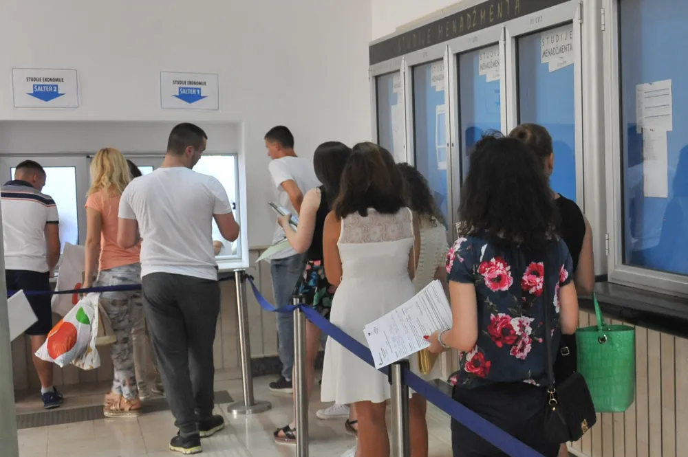 Osnovne studije biznisa i ekonomije na engleskom jeziku ko&scaron;taće 10.000 eura