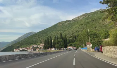 Pojačan intezitet saobraćaja na većini puteva