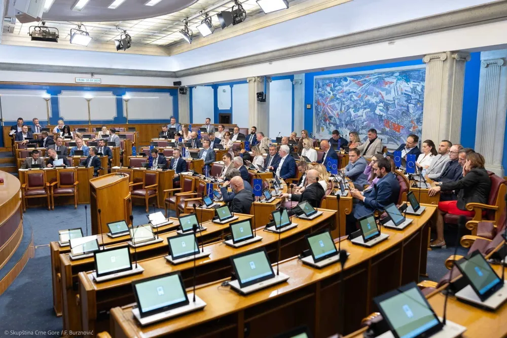 "Istorijskim sastankom" do rekonstrukcije Vlade i većine?
