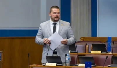 Mikić: Svađe unutar parlamentarne većine juče pomogle evropski put Crne Gore