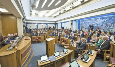 Pona&scaron;anje političara uru&scaron;ava ugled institucija