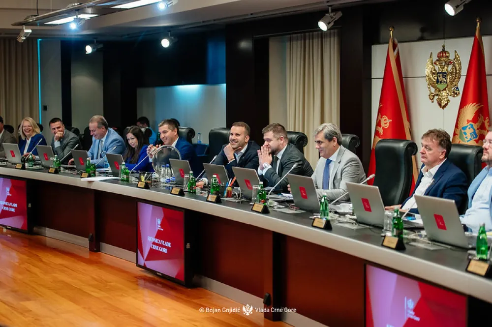 Za službena putovanja za tri mjeseca oti&scaron;lo 1,2 miliona