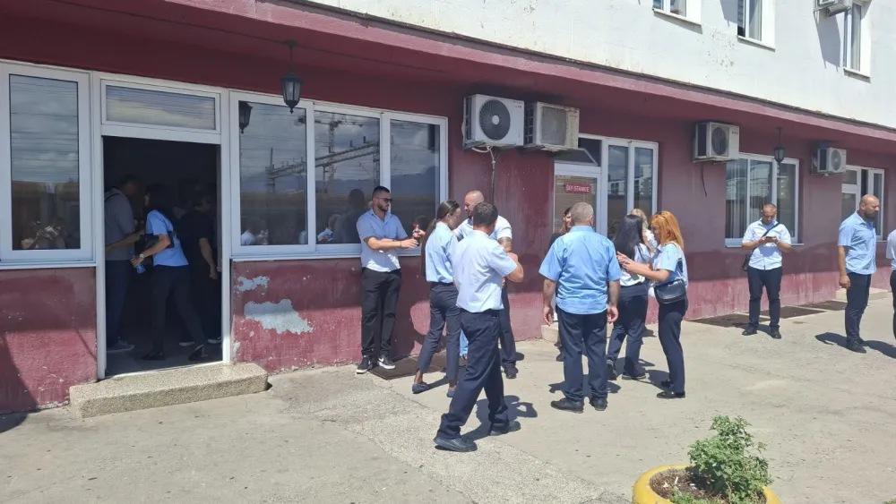 &Scaron;trajkači odbili plate od 1.045 do 1.208 eura, Bo&scaron;ković pozvala policiju i tužila&scaron;tvo da reaguju