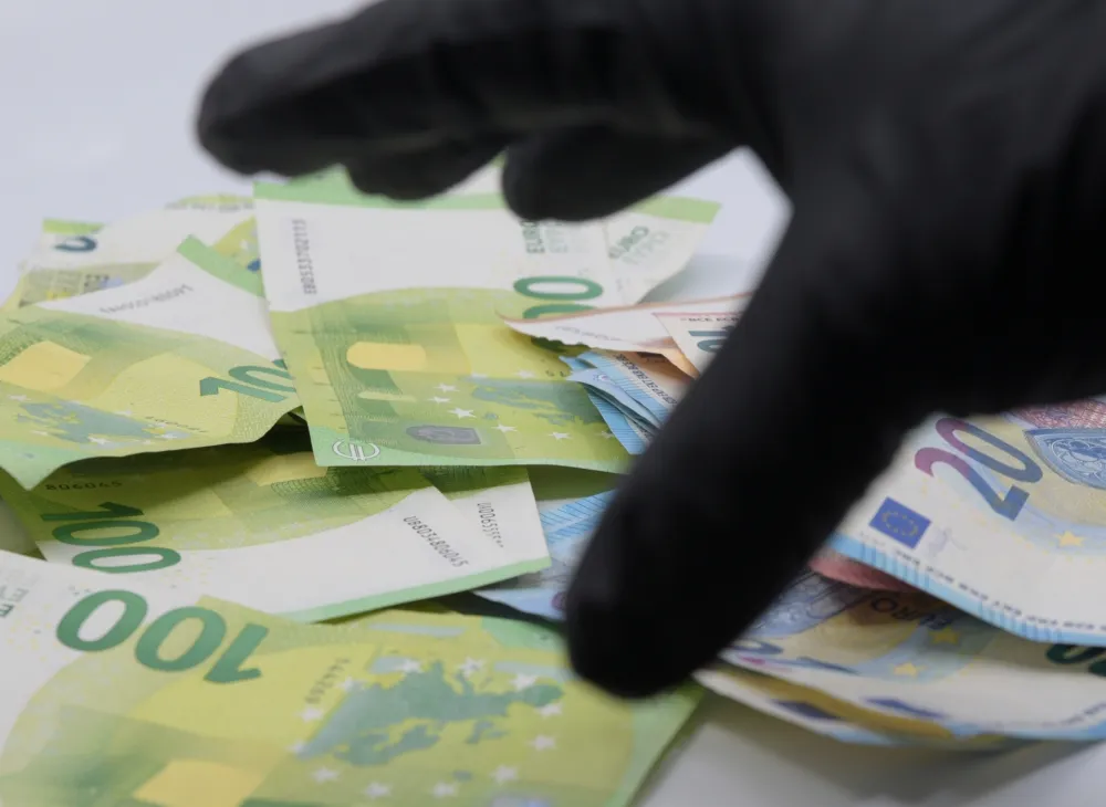 Uhap&scaron;ena trojica Ukrajinaca zbog poku&scaron;aja milionske prevare
