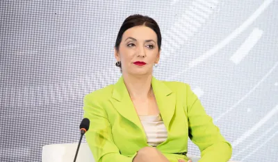 Jak&scaron;ić Stojanović: I po&scaron;tovanje zakona i povećanje zarada &ndash; predlog upućen Spajiću