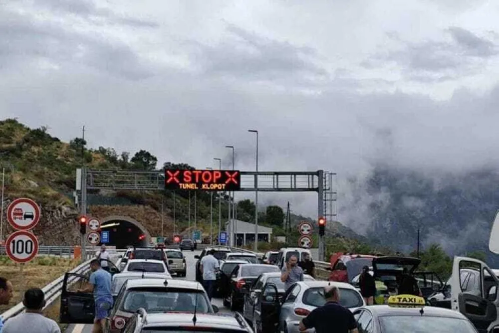 Zatvoren auto put