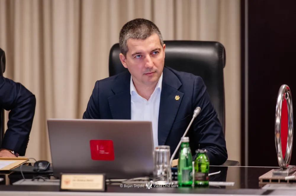 Bečić: Crna Gora nikada vi&scaron;e ne smije živjeti vrijeme političkih i dru&scaron;tvenih nesloboda i mafija&scaron;ke okupacije