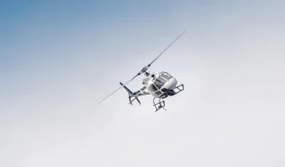 Helikopter sa osam osoba nestao sa radara na Borneu