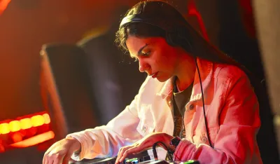 DJ Laris na Ibici