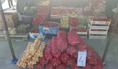 Džak crvenih paprika četiri eura