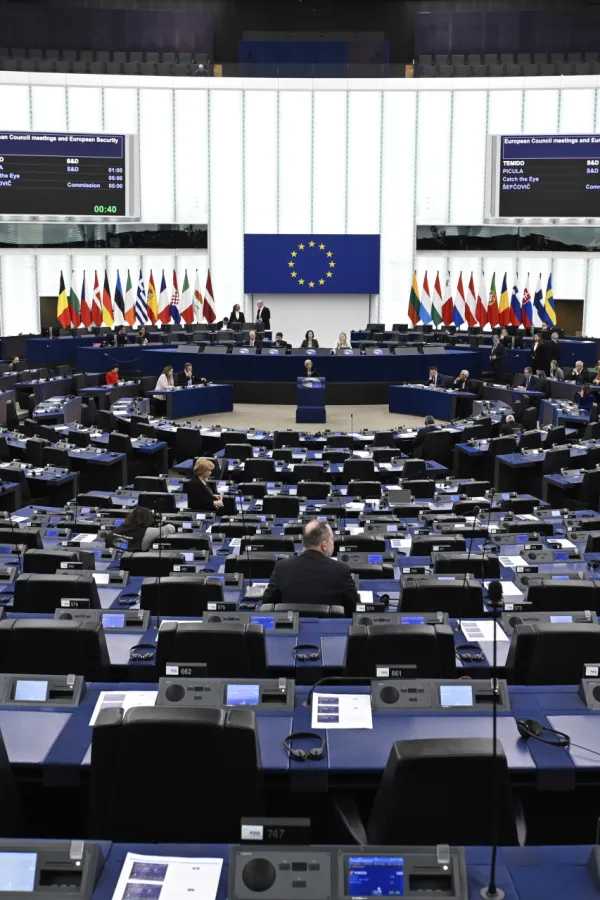 EP raspravlja danas o upotrebi sile nad demonstrantima u Srbiji