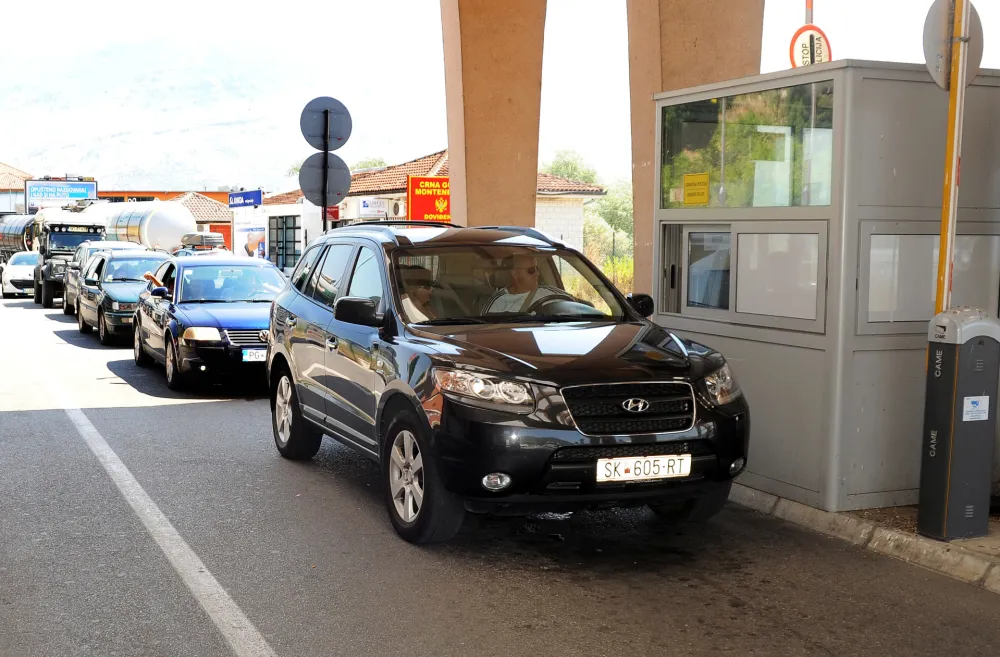 Granična policija oduzela vozilo i vozačku dozvolu