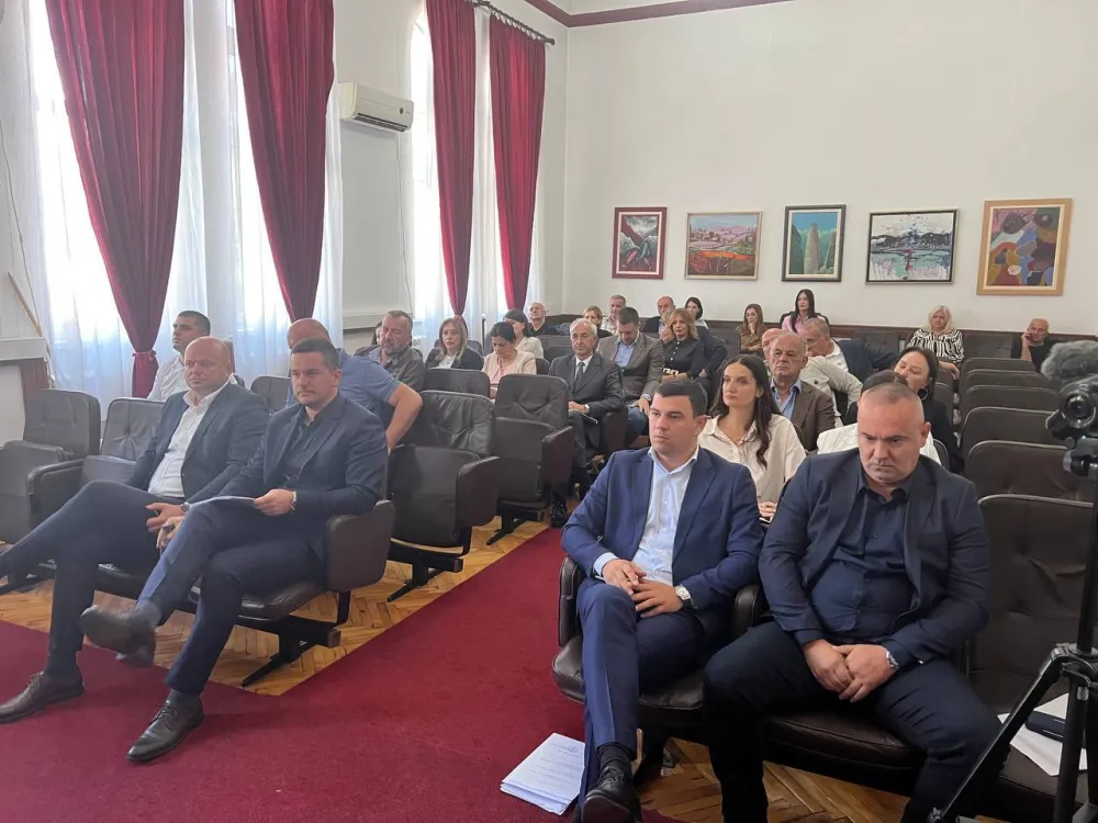 Raskinut ugovor&nbsp;o sponzorstvu FK "Berane" sa "Nijagara sport kompani": Kompanija Endija Bare nije ispunila ugovorene obaveze