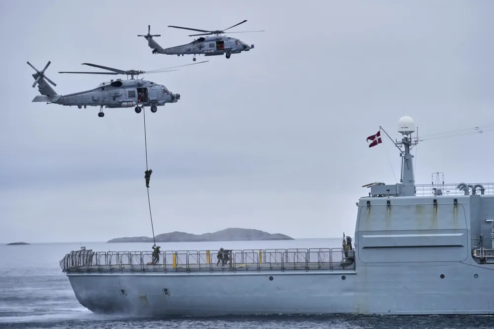 (FOTO) &bdquo;Arktičko Svjetlo 2025": Danska predvodi NATO vježbu na Grenlandu