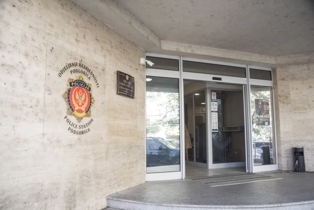 Za dan 22 saobraćajne nezgode, sedam povrijeđenih