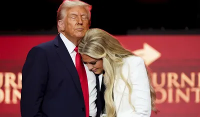 (FOTO) Tramp: Amerika tuguje; Erika Kirk:&nbsp;Odgovor na mržnju nije mržnja