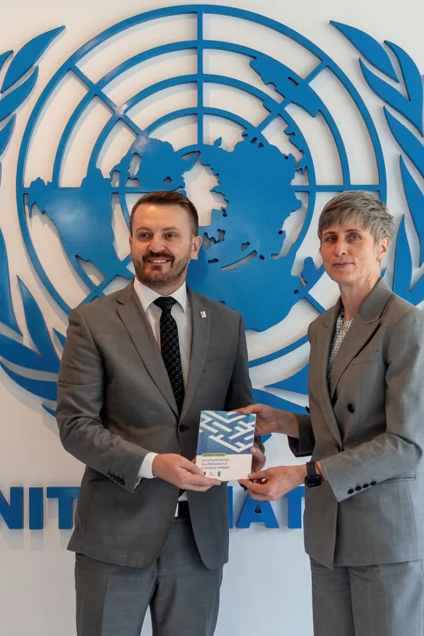 MJU u sardnji sa UNDP-om predtsvio Džepni vodič za službenike