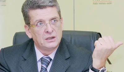 Danas ističe rok za zamjenu ličnih karata; Minić za "Dan": Novac u bankama može da blokira samo sud
