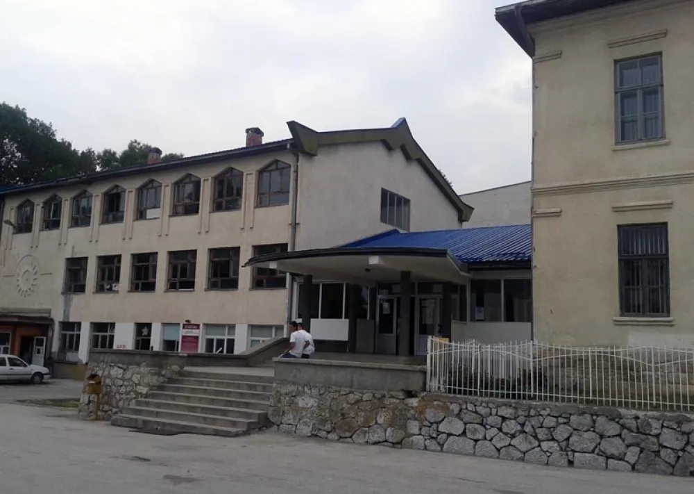 Dva učenika isključena iz srednje &scaron;kole u Pljevljima zbog vr&scaron;njačkog i nasilja nad profesoricom