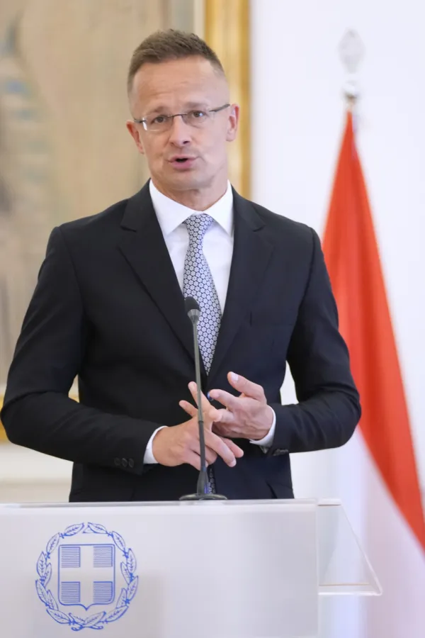 Sijarto: Neće Zelenski da odlučuje o pristupanju Ukrajine Evropskoj uniji