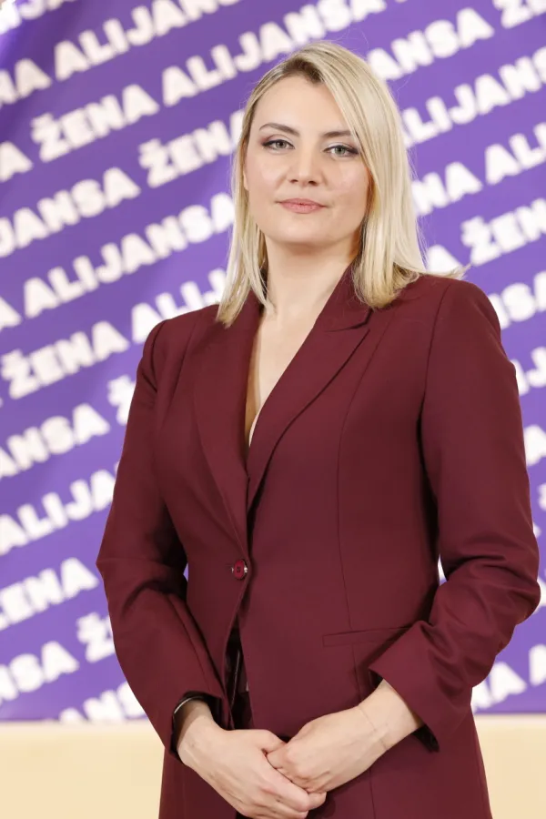 Lola: Poslaničku platu ću ubuduće donirati u dobrotvorne svrhe