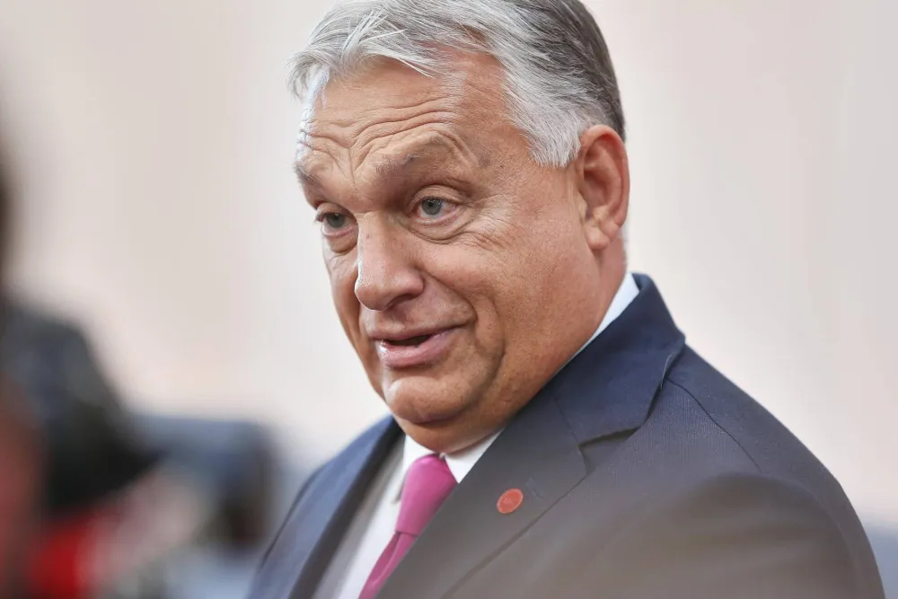 Orban objavio satirični video: Zelenski i&nbsp;&bdquo;pametni telefon iz Kijeva&ldquo;