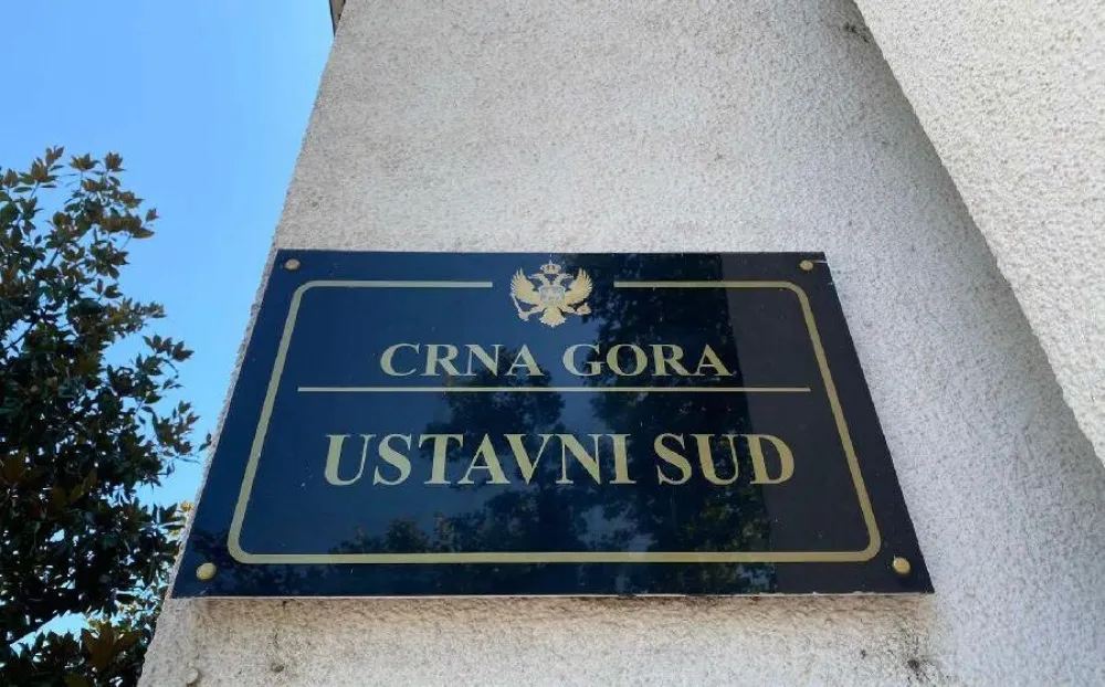 Političari zbog partijskih interesa, državne ostavljaju po strani