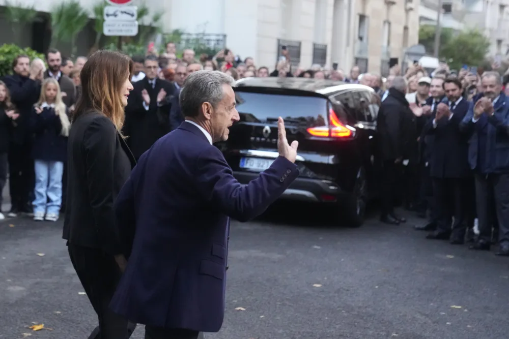 Sarkozi stigao u zatvor, počinje izdržavanje kazne