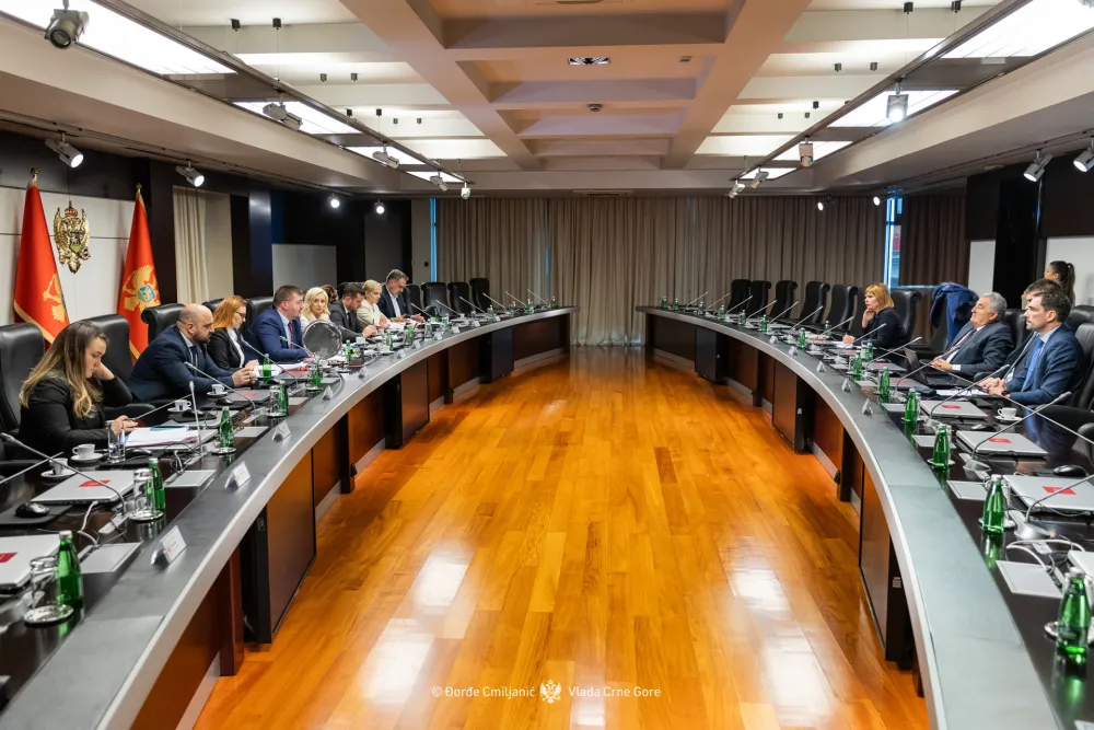 Pravosuđe mora biti u potpunosti oslobođeno političkog ili bilo kog drugog neprimjerenog uticaja