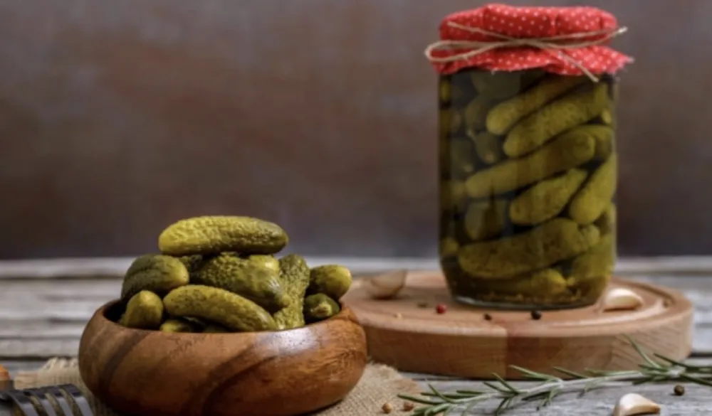 Kiseli krastavci imaju malo ugljenih hidrata i dobro reguli&scaron;u nivo &scaron;ećera u krvi