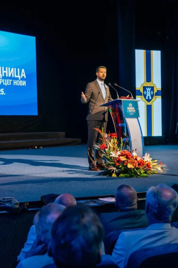 Milatović: Herceg Novi je kroz istoriju učio sve nas da se na granici brani sloboda, a pod mimozom čuva dostojanstvo