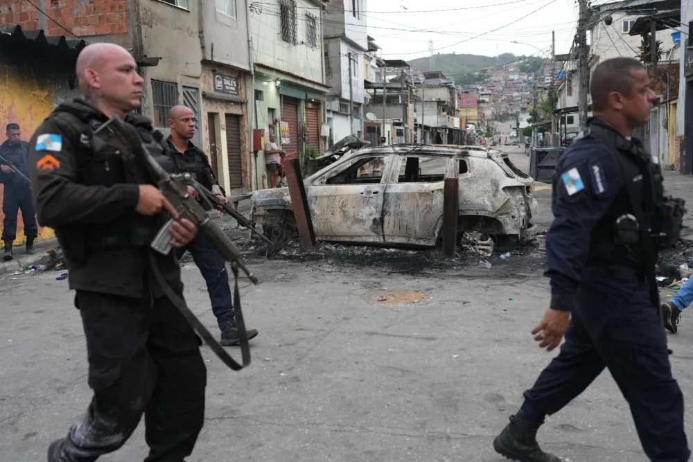 (VIDEO) Detalji haosa u Brazilu: Članovi bande pucali na policiju, palili barikade i lansirali dronove sa bombama