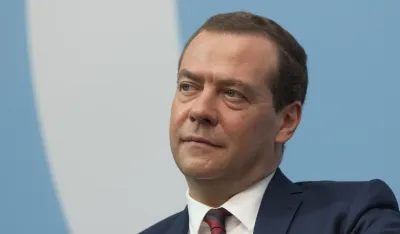 Medvedev poručio Zapadu: &Scaron;to vi&scaron;e tro&scaron;ite na podr&scaron;ku režimu u Kijevu, to će im kraj biti stra&scaron;niji