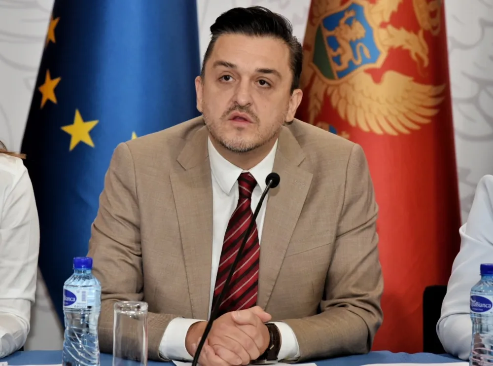 MF: Diploma ministra Vukovića je potpuno zakonita &mdash; lažne optužbe u službi političke diskreditacije