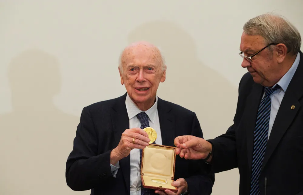 Preminuo Džejms Votson, američki dobitnik Nobelove nagrade, pionir DNK