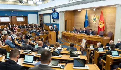 Sagovornice "Dana": Trgovina foteljama pretvara institucije u partijske tabore
