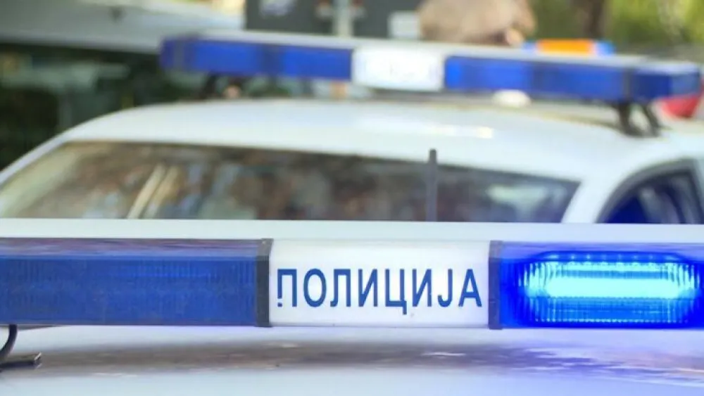 Jedna osoba poginula, osmoro povređeno: Direktan sudar autobusa i automobila na Obrenovačkom putu