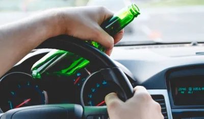 (VIDEO) Uhap&scaron;en vozač koji je sinoć pod dejstvom alkohola vozio suprotnom trakom