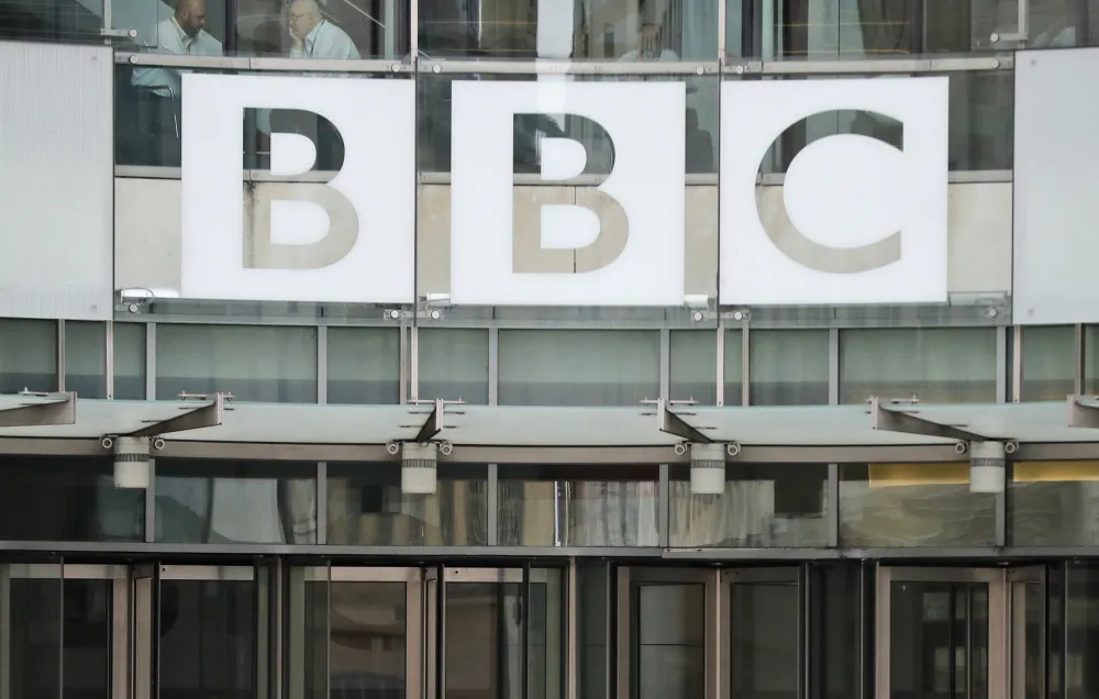 Generalni direktor BBC-a podnosi&nbsp;ostavku zbog montaže dokumentarca o Trampu