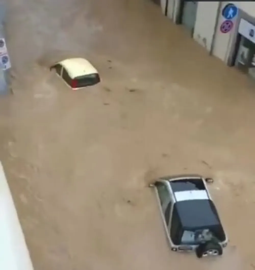 (VIDEO) Snažno nevrijeme u Italiji: Odron sru&scaron;io trospratnicu, dvije osobe nestale