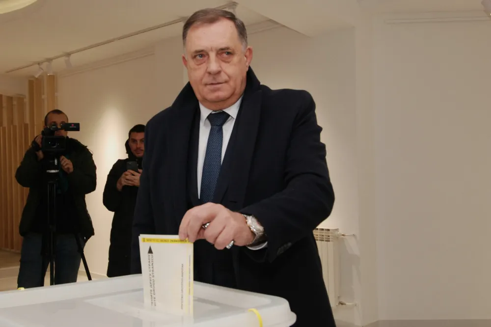 Izbori u RS: Do 11 časova glasalo 9,76 odsto birača, slabija izlaznost u Hercegovini