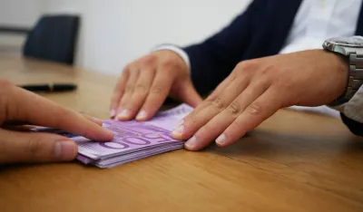 Plav: Policija procesuirala glavnog blagajnika banke zbog prisvajanja oko 25.000 eura sa računa klijenta