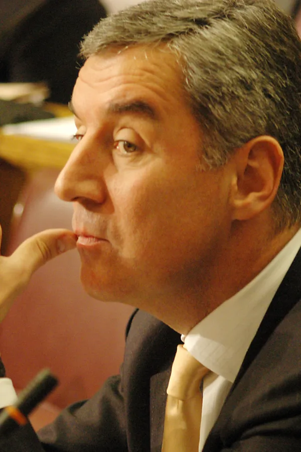 Milo Đukanović sat